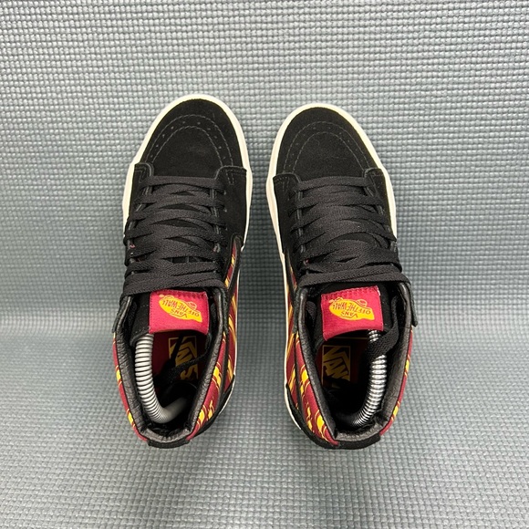 Vans Sk8 Hi X Harry Potter Gryffindor Womens Size 6 Youth Size 4.5 - Picture 4 of 9